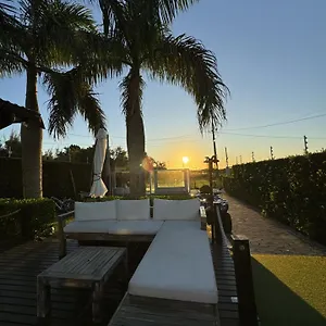 deliciosa-casa-frente-mar-na-pinheira-c-piscina.santa-catarina-brasil.com/